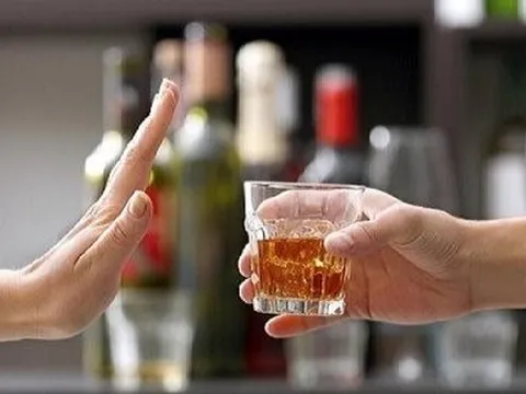 9 điều tuyệt vời xảy ra khi ngừng uống rượu