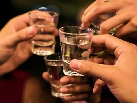 Liên tiếp ngộ độc rượu, Tp.HCM tăng cường kiểm tra cơ sở sản suất rượu