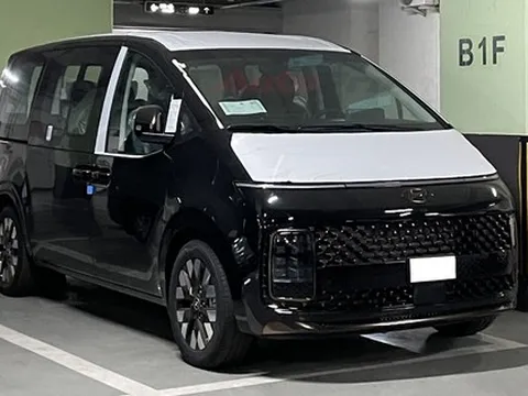 Hyundai Staria 2022 bản cao cấp lộ diện tại VN: Trang bị đẳng cấp, đối đầu KIA Carnival