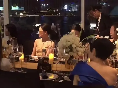 Bức ảnh "những cô gái trong lớp học trở thành quý tộc" vén màn câu hỏi: Vượt lên giai cấp hay chỉ là sự gượng ép hòa nhập?