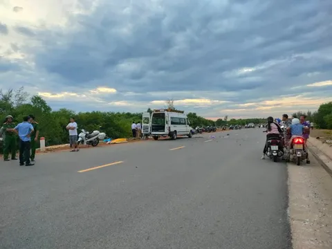 Xe máy tông nhau ở Quảng Nam, 2 người chết