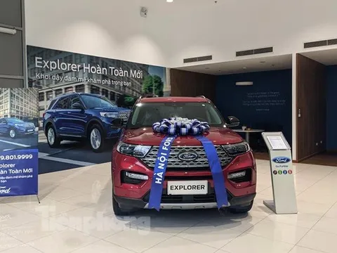 Uy tín thương hiệu và đại lý giảm mạnh khi bán xe kiểu 'bia kèm lạc'