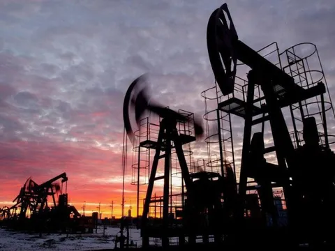 Giá dầu sụt mạnh vì nỗi lo suy thoái kinh tế