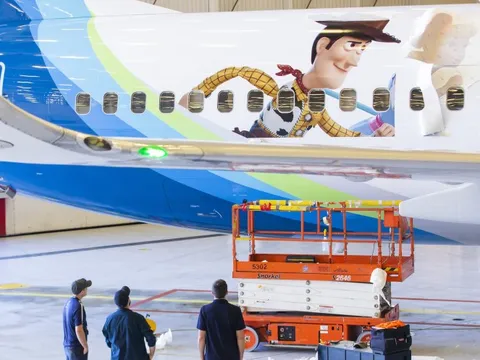 Sơn máy bay thu nhập hàng tỷ đồng mỗi năm