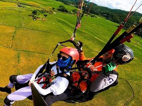 Giới trẻ rủ nhau lên xứ Mường trải nghiệm "Hạ cánh nơi anh"