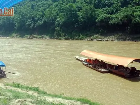 Tìm thấy thêm thi thể 1 nạn nhân vụ lật thuyền