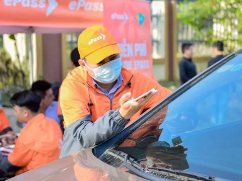 Bộ GTVT ra "tối hậu thư" khắc phục lỗi dán chồng thẻ thu phí không dừng ETC