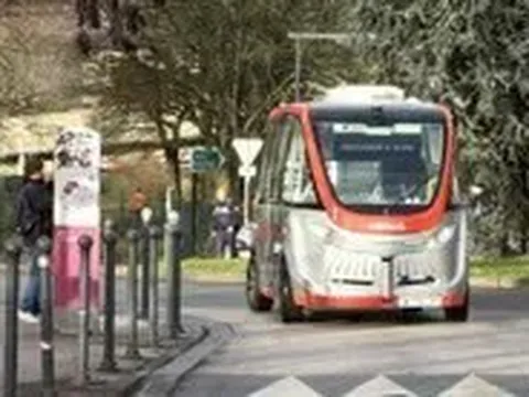 Italy thử nghiệm xe bus tự hành