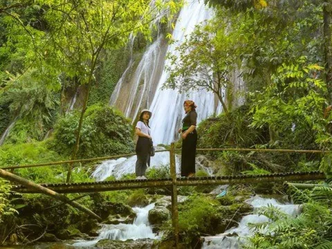 Khám phá thác Tạt Nàng đẹp quyến rũ giữa núi rừng Sơn La