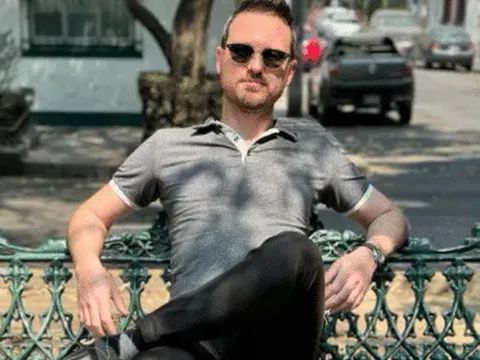 Rời bỏ Mỹ, doanh nhân 41 tuổi lựa chọn cuộc sống xê dịch khắp thế giới làm niềm vui: Chia nhỏ thu nhập đủ đi 40 nước, tiêu 200 triệu/tháng vẫn thoải mái