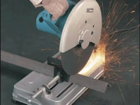 Dùng máy uốn sắt, người đàn ông bị điện giật tử vong thương tâm