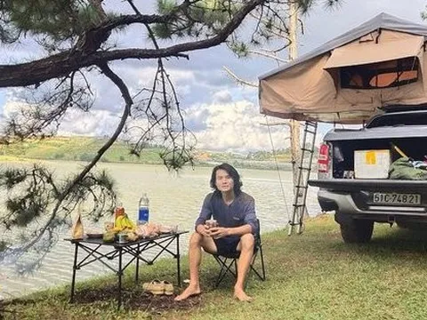 Nghỉ việc ở đài truyền hình, 7x cầm 1 tỷ đồng rời phố lên Đà Lạt xây nhà gỗ, sống bình yên