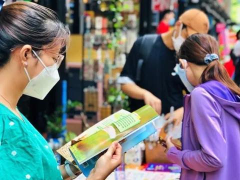 Đường sách Tp.HCM: Nghịch lý doanh thu tăng 30%, tựa sách mới giảm 51%