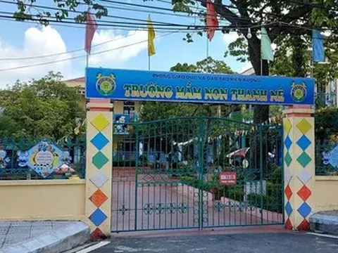 Đình chỉ cô giáo gửi ảnh nhạy cảm cho người có vợ, gợi ý ăn món "lòng xào dưa"