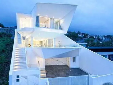 Ấn tượng biệt thự thiết kế từ cảm hứng hình học không gian "cheo leo" trên sườn đồi