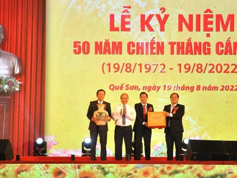 Chủ tịch nước Nguyễn Xuân Phúc dự kỷ niệm 50 năm chiến thắng Cấm Dơi