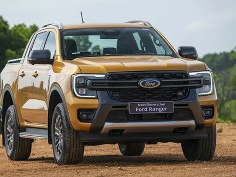 Ford Ranger 2023 bán kèm 60 triệu đồng phụ kiện để giao xe sớm