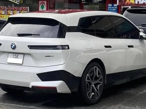 BMW iX đầu tiên tại Việt Nam ra biển số - SUV điện ngang cỡ VinFast VF 8