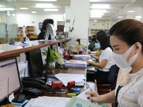 Cấp bách cải cách tiền lương