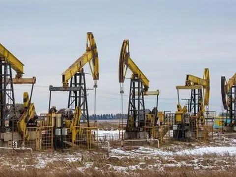 Khách hàng bão hòa, xuất khẩu dầu Nga sắp qua thời hoàng kim