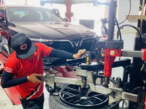 Khan hàng linh kiện, ôtô tiếp tục tăng giá