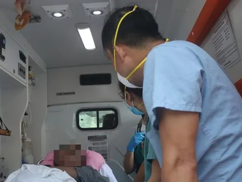 Bác sĩ học ít nhất 6 năm, lương mới ra trường chưa nổi 3 triệu