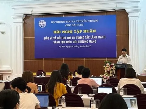 Tập huấn bảo vệ và hỗ trợ trẻ em tương tác lành mạnh, sáng tạo trên môi trường mạng