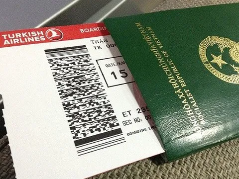 Vì sao không nên khoe ảnh vé máy bay lên mạng xã hội?