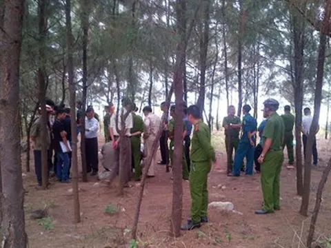 Bố và con trai 2 tuổi tử vong trong tư thế treo cổ trên đồi thông