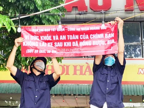 Một quận ở Hà Nội lập tổ “xe ôm” miễn phí đưa người nhậu say về nhà