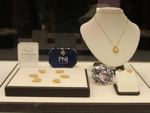 Sức mua bền bỉ từ nhóm khách hàng trung và thượng lưu Việt Nam: Nhà bán lẻ trang sức hưởng lợi