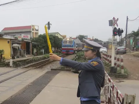 Quảng Trị điều tra các vụ ném đất, đá lên tàu hỏa