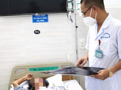 Hy hữu: Bệnh nhân vỡ đại tràng Sigma do thụt tháo tại nhà không đúng cách