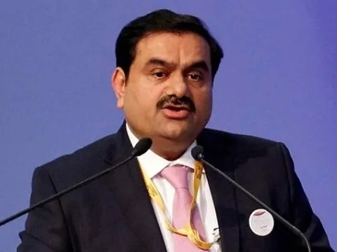 Tỷ phú bỏ học trở thành người châu Á đầu tiên giữ vị trí giàu thứ ba thế giới