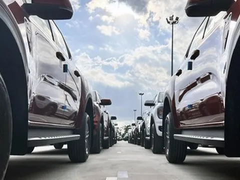 Ô tô nhập khẩu tiếp tục tăng tốc, thị trường cuối năm dự báo sôi động