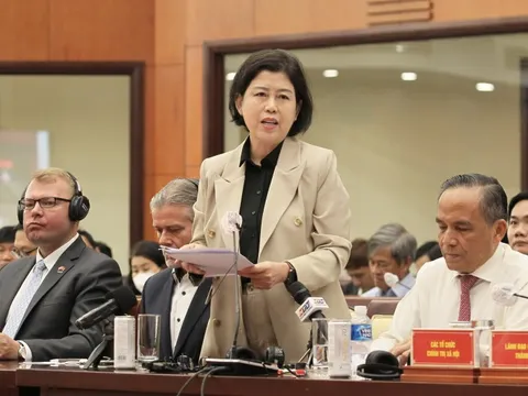 Doanh nghiệp than trời vì xây nhà vệ sinh cũng phải chờ cấp phép