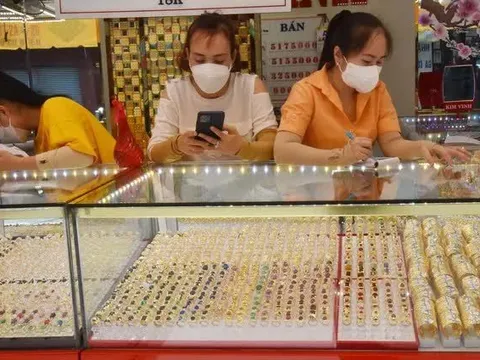 Giá vàng hôm nay 31-8: Vàng SJC sẽ "bốc hơi" theo giá thế giới