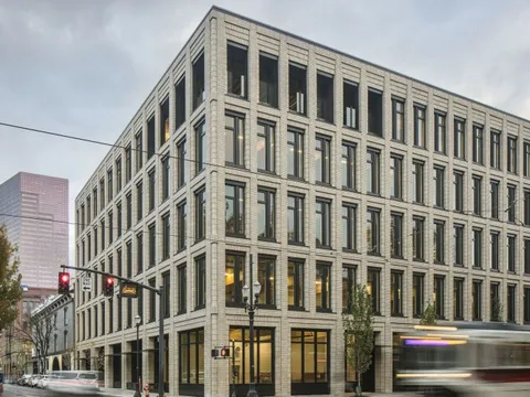 Toà nhà bằng gỗ tồn tại được 500 năm, có thể tự cung cấp điện sử dụng suốt 100 ngày