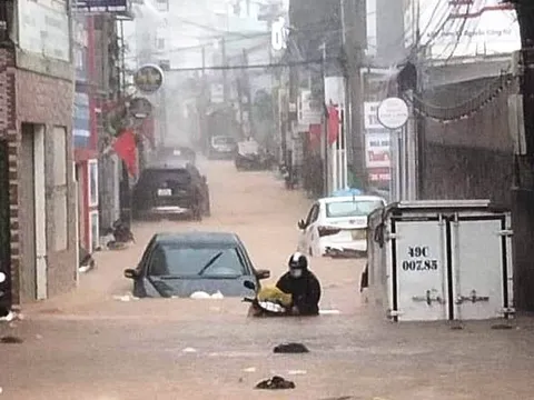 Ngày đầu nghỉ lễ 2-9: Đà Lạt ngập nặng sau mưa lớn