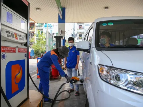 Xử nghiêm hành vi "găm, ém" xăng dầu