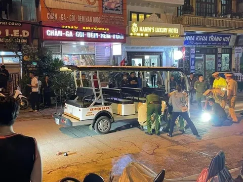 Chạy qua đường ở Sapa, bé gái 5 tuổi bị xe điện du lịch tông tử vong