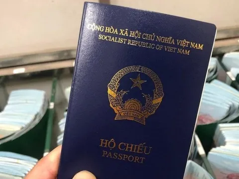 Bộ Công an trả lời về những trường hợp sẽ ghi thêm bị chú nơi sinh vào hộ chiếu mới