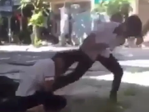 Nữ sinh bị khống chế, đánh đập gây xôn xao dư luận TP Huế