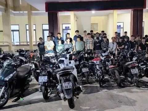 Trắng đêm vây bắt nhóm thanh thiếu niên đua xe trái phép ở phố biển Quy Nhơn