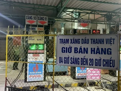 Phạt một cửa hàng ngưng bán xăng dầu sớm hơn thời gian niêm yết