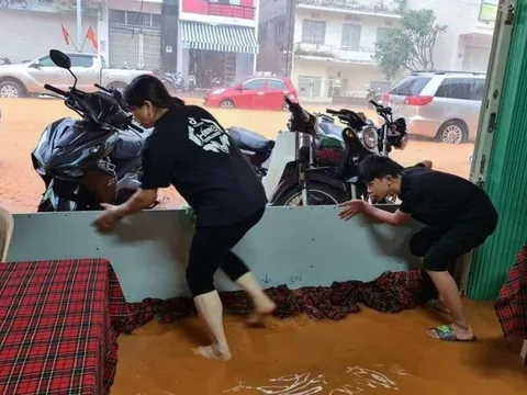 Ngày đầu nghỉ lễ 2/9, Tp.Đà Lạt ngập sâu sau mưa lớn