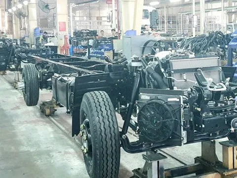 Doanh nghiệp ô tô đối diện nỗi lo thiếu thủy tinh