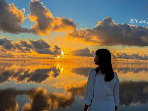 Đôi bạn thân chỉ mang... 10.000 đồng từ Hà Nội về Thái Bình ngắm biển vô cực