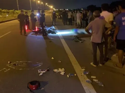 Sau khi tông chết người đi bộ, thanh niên chạy mô tô cũng tử vong