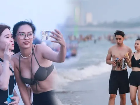 Ảnh: Biển Đà Nẵng đông kín người dịp lễ 2/9